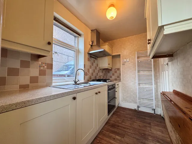 Warmbrook Road, High Peak, photo 3