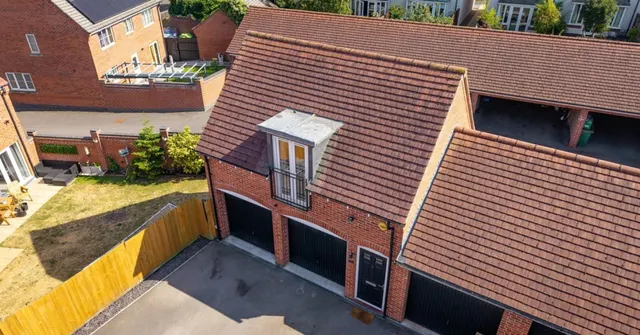 Lightning Lane, Castle Donington, DE74, photo 2