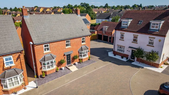 Lightning Lane, Castle Donington, DE74, photo 1