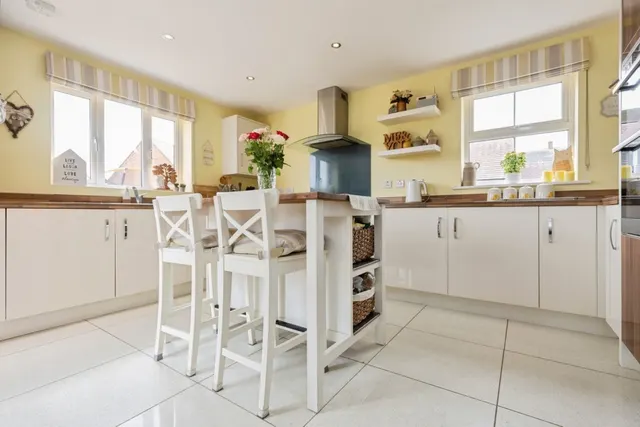 Lightning Lane, Castle Donington, DE74, photo 3