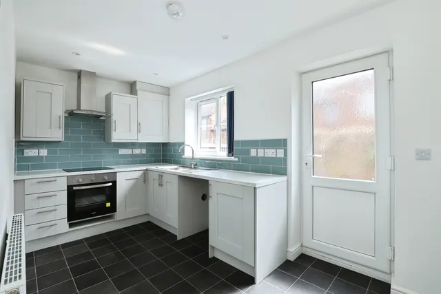 Holbeach Road, Spalding, PE11, photo 2