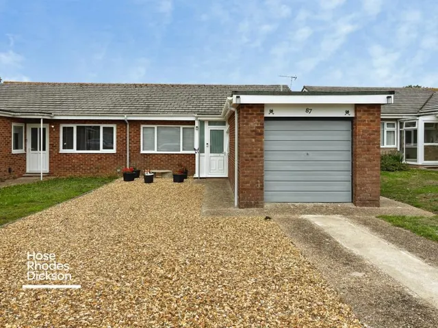 Carter Avenue, Shanklin, PO37, photo 1