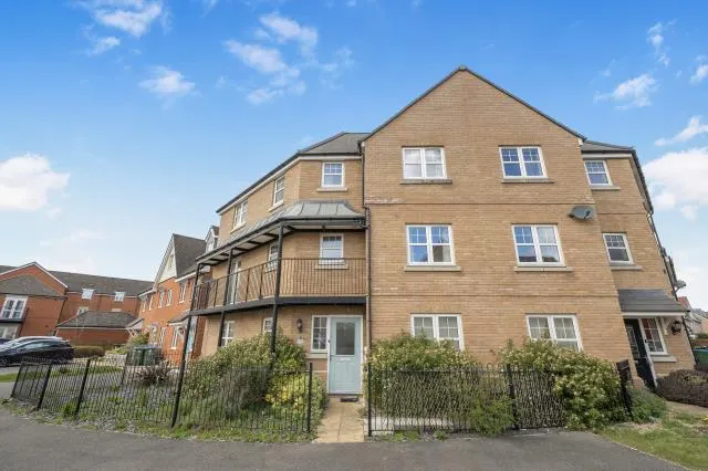 Carrick Street, Aylesbury, HP18, photo 1