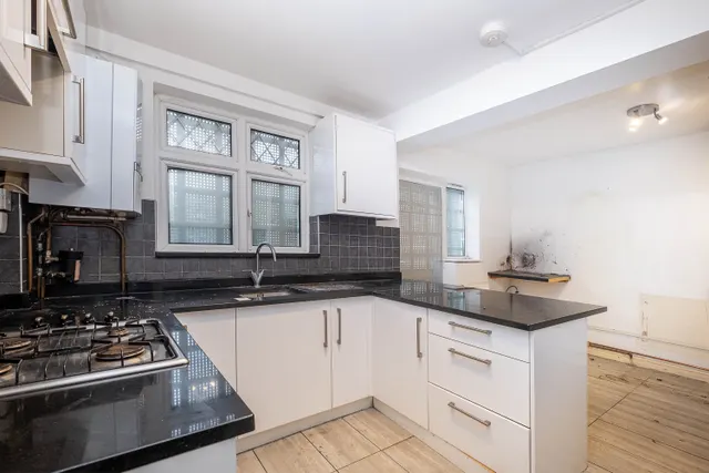 Upper Brighton Road, Surbiton, KT6, photo 2