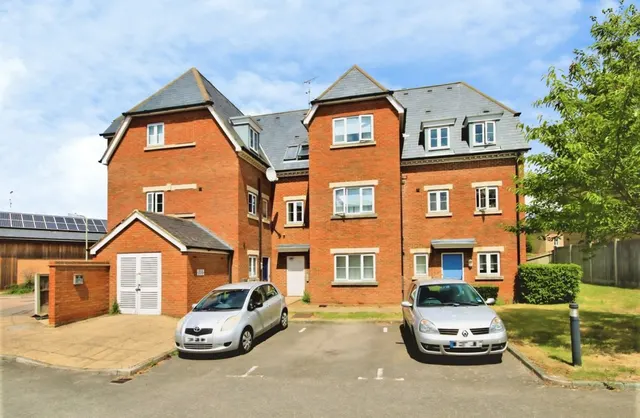Sullivan Close, Canterbury, photo 1