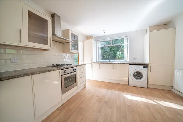 Lingfield Approach, Leeds, LS17, photo 2