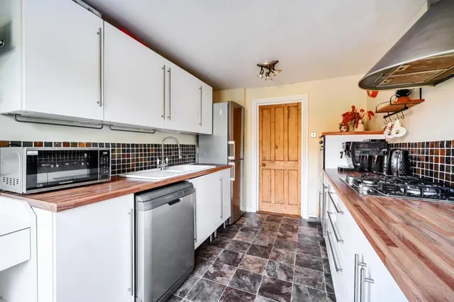 St. Johns Road, Caversham, RG4, photo 2