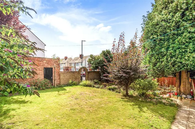Photo 3 — Stockingstone Road, Luton, Bedfordshire, England, LU2