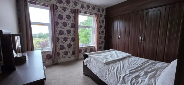 The Green, Marple, SK6, photo 3