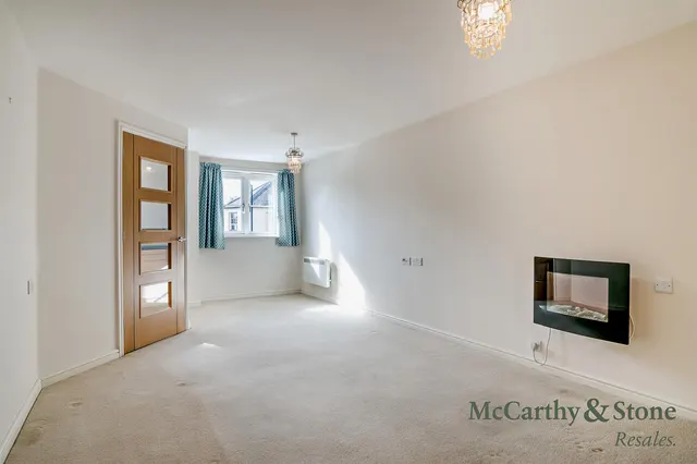 George Street, Warminster, BA12, photo 3