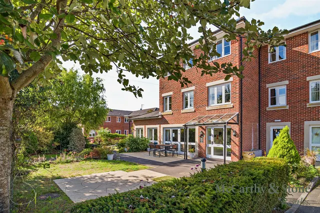 George Street, Warminster, BA12, photo 1