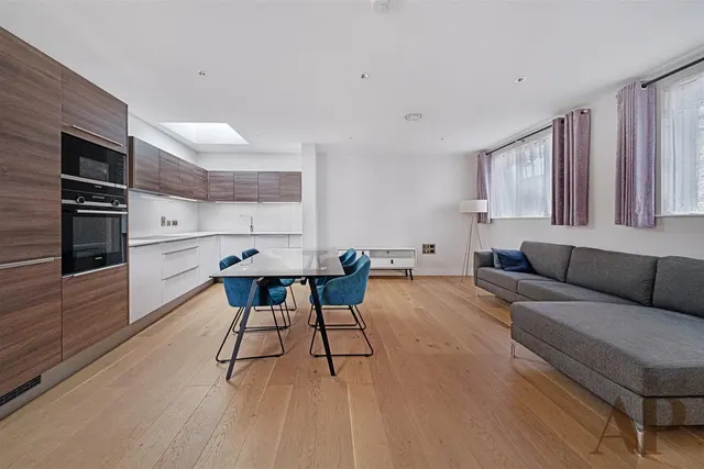 Patcham Terrace, London SW8 4EY, photo 1