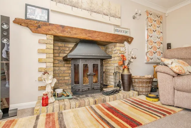 Thorpe Road, Kirby Cross, CO13, photo 3