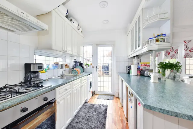 Brook Drive, Harrow, HA1, photo 3