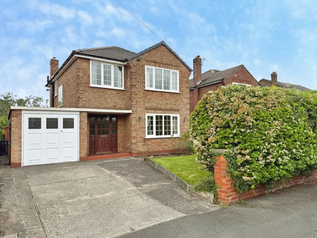 Vicarage Avenue, Cheadle, photo 1