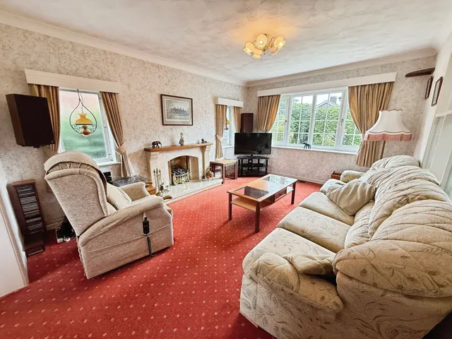 Vicarage Avenue, Cheadle, photo 3