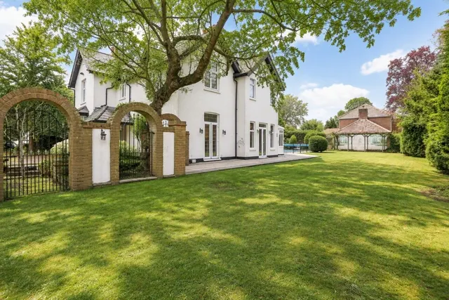 Ashley Road, Walton-on-Thames, KT12, photo 1