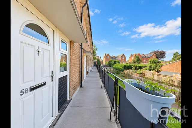Queens Road, Radcliffe on Trent, NG12, photo 1