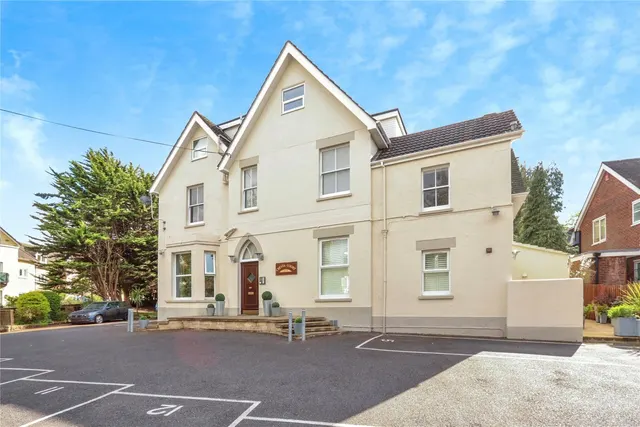 Cresta Court, Bournemouth, BH2, photo 1