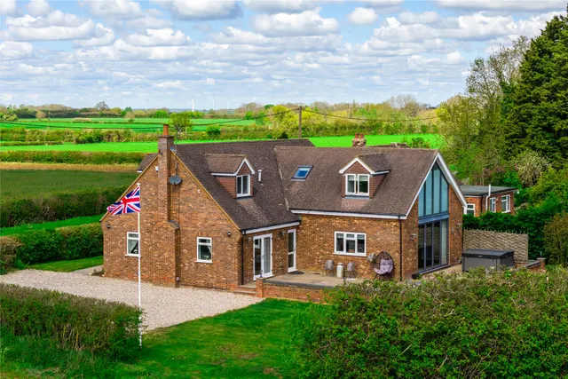 Bourne End Road, Cranfield, MK43, photo 1