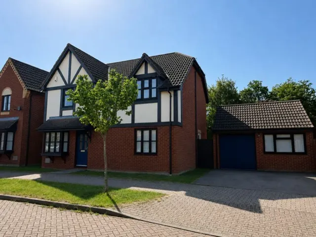 Cruickshank Grove, Crownhill, Milton Keynes, Buckinghamshire, MK8 0HG, photo 1