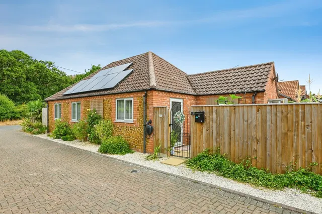 Willowmead Close, Snettisham, PE31, photo 2