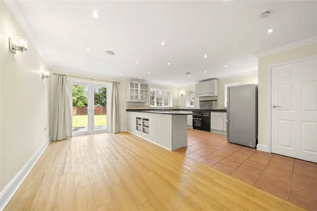 Photo 2 — Midway, Walton-on-Thames, Surrey, KT12