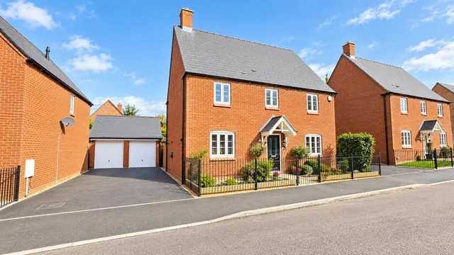Cripps Road, Roade, photo 1