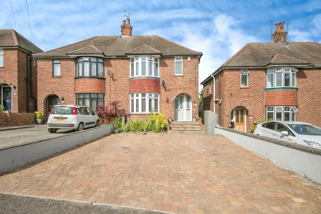 St. Andrews Avenue, Colchester, photo 1