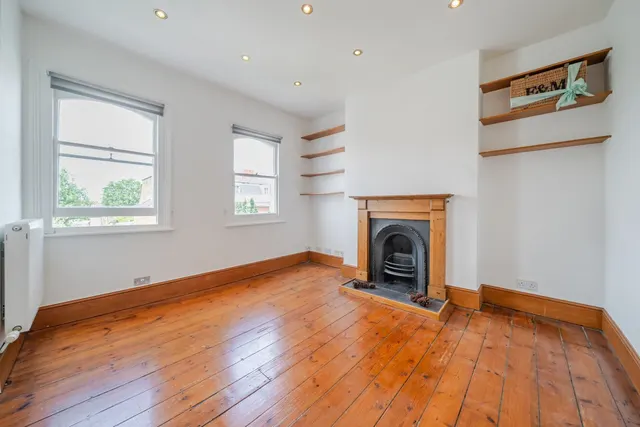 Photo 2 — Beauchamp Road, London, SW11