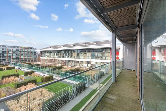 Highbury Stadium Square, London, N5, photo 1