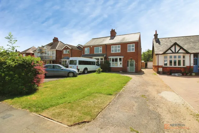 Sketchley Road, Burbage, LE10, photo 1