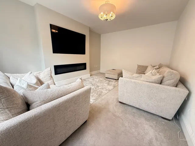 Photo 2 — Clos Rhys Meurug, Capel Llanilltern, Cardiff