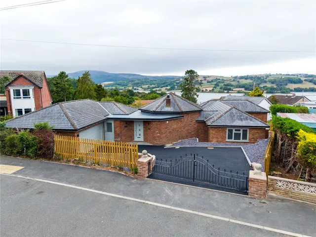Tal Y Fan, Glan Conwy, Colwyn Bay, Conwy, LL28 5NG, photo 1