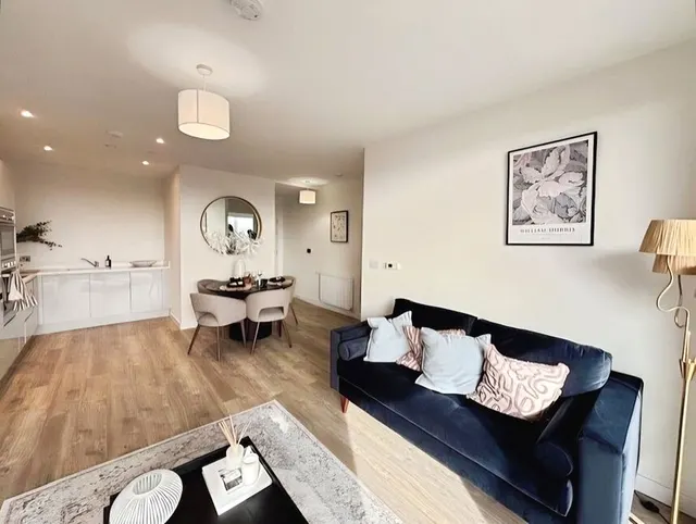 Elmsleigh Road, Staines-Upon-Thames, TW18, photo 3