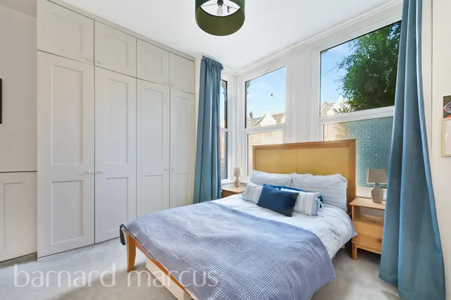 Gleneagle Road, London, SW16, photo 2