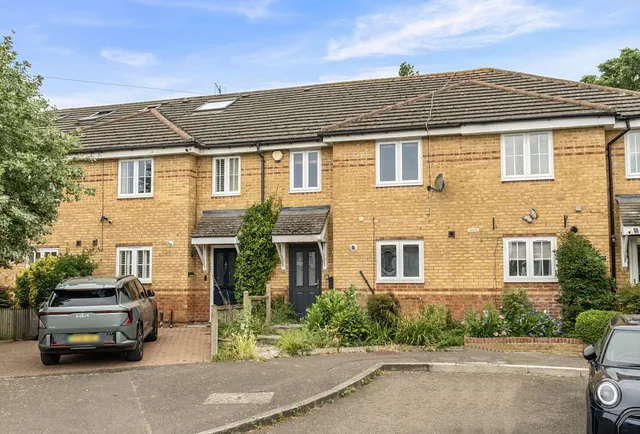 Garth Road, Morden, SM4 4NF, photo 1
