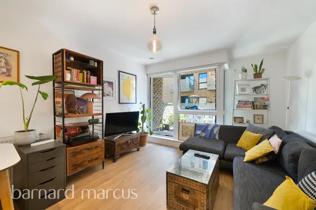 Photo 2 — Elmington Road, London