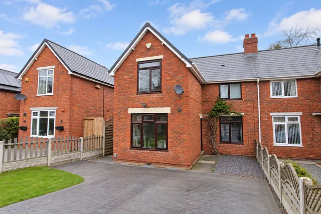 Ingram Road, Bloxwich, WS3, photo 1