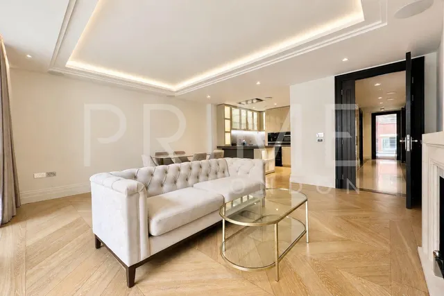 Strand, London, WC2R, photo 1