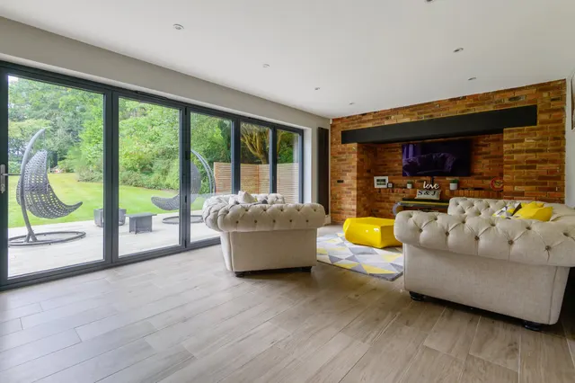 Chaworth Close, Ottershaw, KT16, photo 2