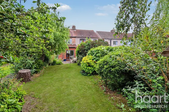 Lyndhurst Drive, Hornchurch, RM11, photo 2