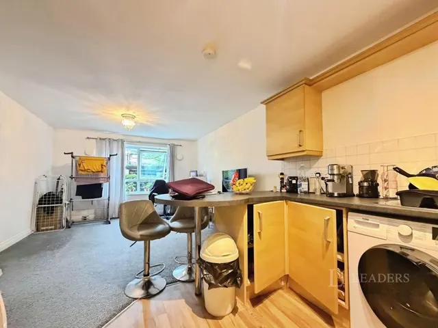 Hagley Road West, Oldbury, B68, photo 3