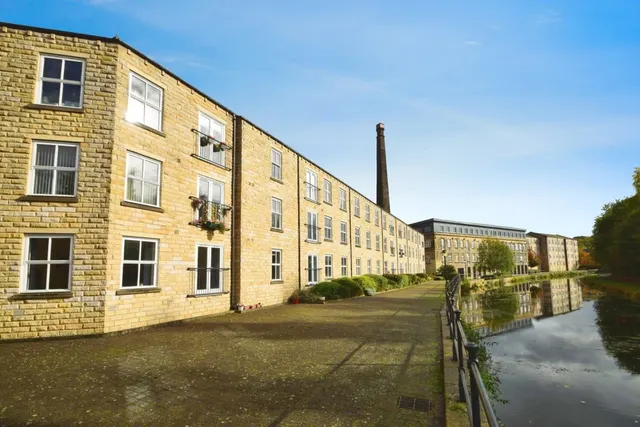 Bingley, Bradford, West Yorkshire, photo 1