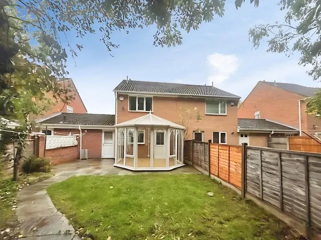 Ellwood Crescent, Nottingham, NG8, photo 1