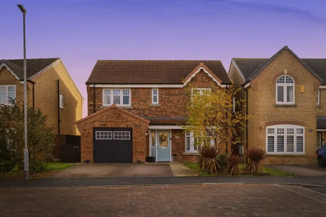 Amberwood Chase, DEWSBURY, West Yorkshire, WF12, photo 1