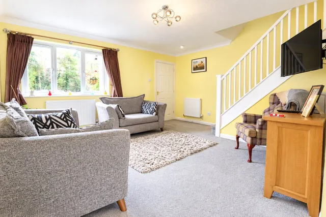 Highland Drive, Fleet, GU51, photo 3
