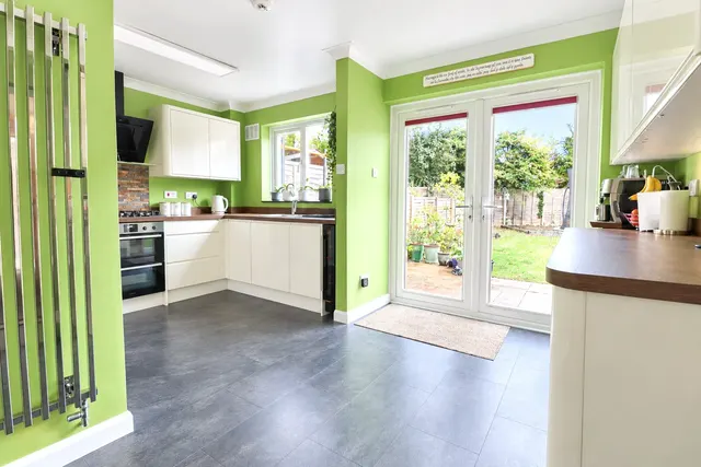 Highland Drive, Fleet, GU51, photo 2