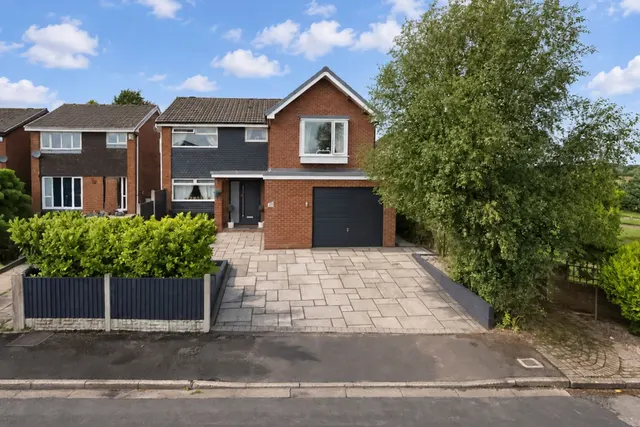 Dorking Road, Chorley, PR6, photo 1