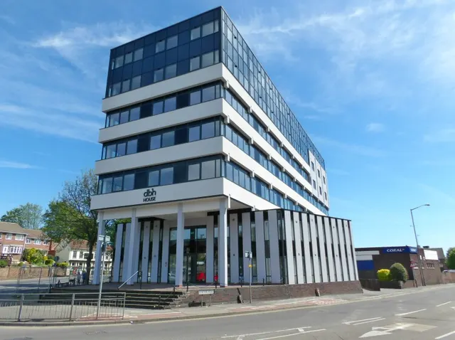 Carlton Square, NG4, photo 3